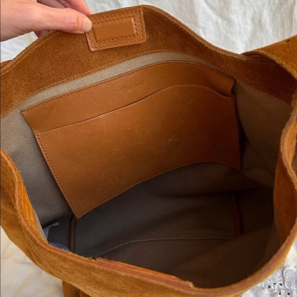 Madewell The Essential Bucket Tote Suede 🤎 - Picture 3 of 4